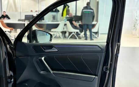 Volkswagen Tiguan II, 2021 год, 4 050 000 рублей, 16 фотография