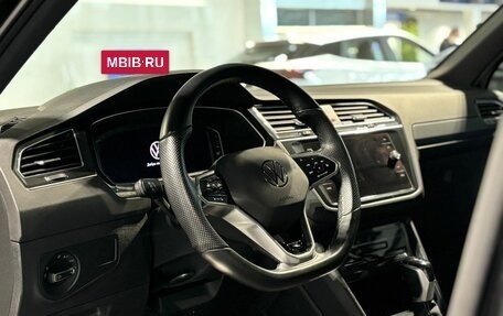 Volkswagen Tiguan II, 2021 год, 4 050 000 рублей, 10 фотография