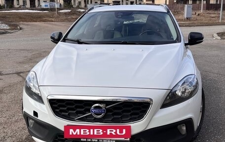 Volvo V40 Cross Country I, 2014 год, 1 450 000 рублей, 2 фотография