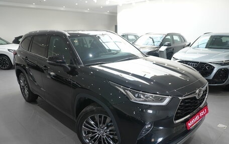 Toyota Highlander, 2026 год, 6 100 000 рублей, 3 фотография