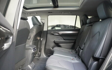 Toyota Highlander, 2026 год, 6 100 000 рублей, 9 фотография