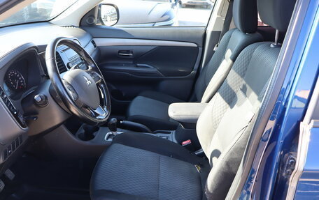 Mitsubishi Outlander III рестайлинг 3, 2015 год, 1 299 000 рублей, 8 фотография