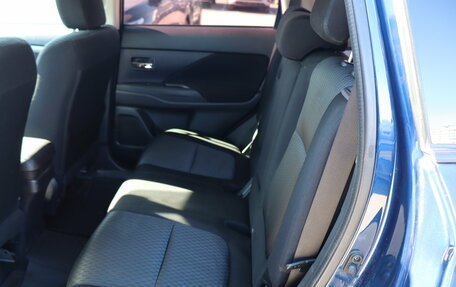 Mitsubishi Outlander III рестайлинг 3, 2015 год, 1 299 000 рублей, 12 фотография