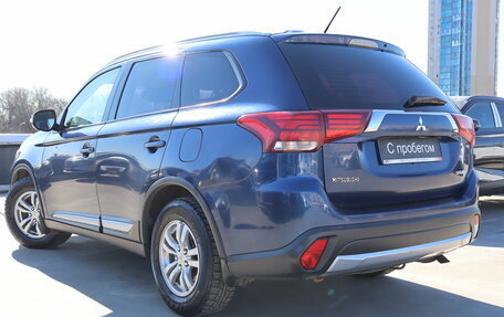 Mitsubishi Outlander III рестайлинг 3, 2015 год, 1 299 000 рублей, 4 фотография