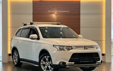 Mitsubishi Outlander III рестайлинг 3, 2014 год, 1 490 000 рублей, 3 фотография