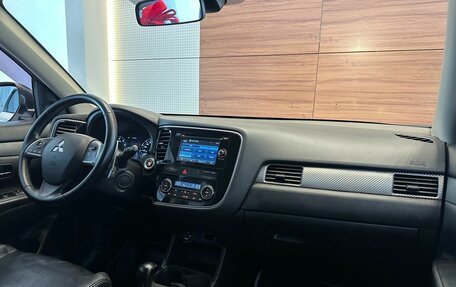 Mitsubishi Outlander III рестайлинг 3, 2014 год, 1 490 000 рублей, 9 фотография