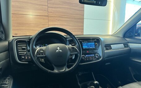 Mitsubishi Outlander III рестайлинг 3, 2014 год, 1 490 000 рублей, 7 фотография