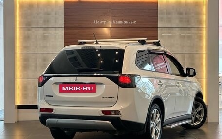 Mitsubishi Outlander III рестайлинг 3, 2014 год, 1 490 000 рублей, 4 фотография