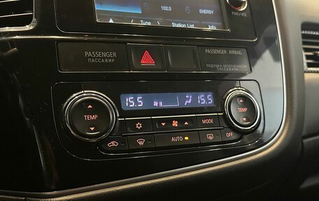 Mitsubishi Outlander III рестайлинг 3, 2014 год, 1 490 000 рублей, 14 фотография