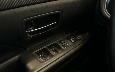 Mitsubishi Outlander III рестайлинг 3, 2014 год, 1 490 000 рублей, 18 фотография