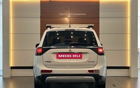 Mitsubishi Outlander III рестайлинг 3, 2014 год, 1 490 000 рублей, 5 фотография