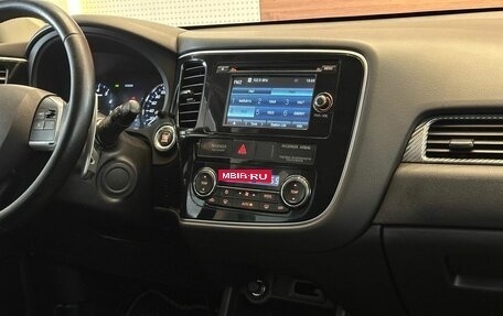 Mitsubishi Outlander III рестайлинг 3, 2014 год, 1 490 000 рублей, 12 фотография