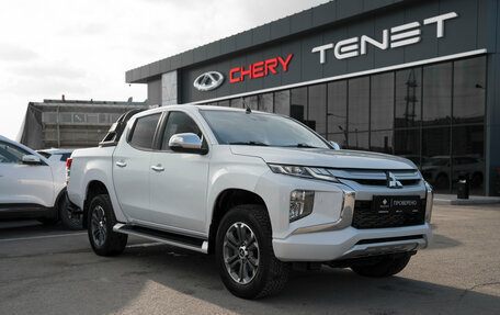 Mitsubishi L200 IV рестайлинг, 2023 год, 3 845 000 рублей, 2 фотография