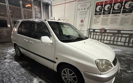 Toyota Raum I, 1999 год, 390 000 рублей, 2 фотография