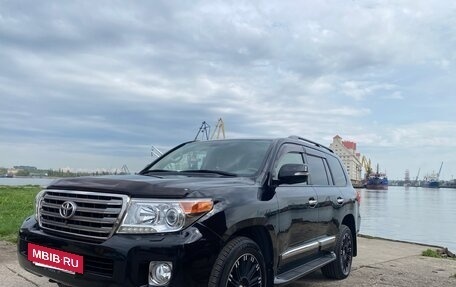 Toyota Land Cruiser 200, 2013 год, 3 900 000 рублей, 3 фотография
