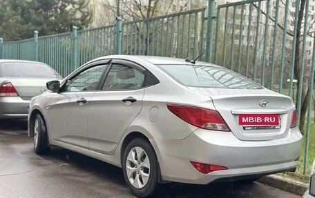 Hyundai Solaris II рестайлинг, 2015 год, 699 000 рублей, 2 фотография