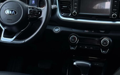 KIA Stonic, 2020 год, 1 900 000 рублей, 15 фотография