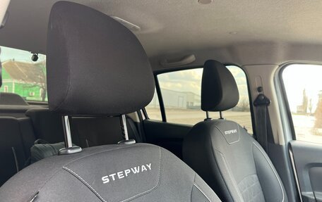 Renault Logan II, 2020 год, 1 050 000 рублей, 29 фотография