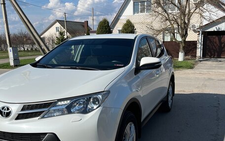 Toyota RAV4, 2015 год, 2 250 000 рублей, 5 фотография