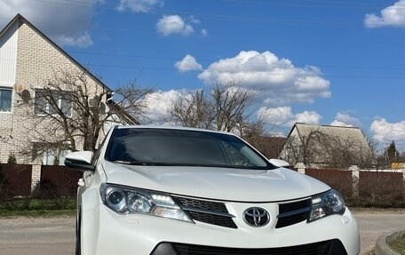 Toyota RAV4, 2015 год, 2 250 000 рублей, 4 фотография