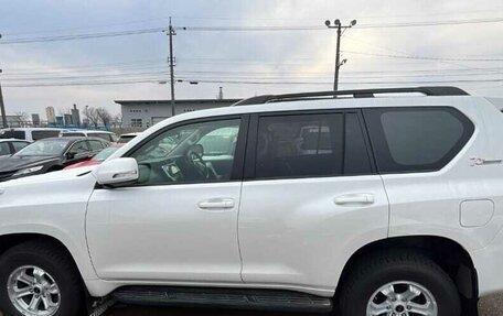 Toyota Land Cruiser Prado 150 рестайлинг 2, 2021 год, 4 700 000 рублей, 4 фотография