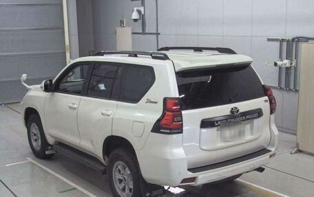 Toyota Land Cruiser Prado 150 рестайлинг 2, 2021 год, 4 700 000 рублей, 18 фотография