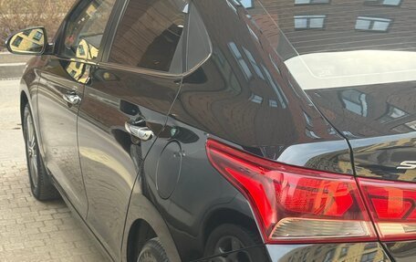 Hyundai Solaris II рестайлинг, 2017 год, 1 100 000 рублей, 2 фотография