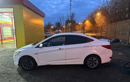 Hyundai Solaris II рестайлинг, 2014 год, 4 фотография