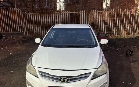 Hyundai Solaris II рестайлинг, 2014 год, 3 фотография