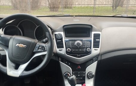 Chevrolet Cruze II, 2009 год, 400 000 рублей, 4 фотография