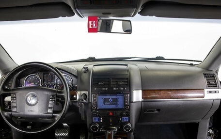 Volkswagen Touareg III, 2002 год, 598 000 рублей, 10 фотография