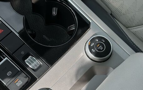 Volkswagen Touareg III, 2021 год, 8 000 000 рублей, 11 фотография