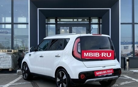 KIA Soul II рестайлинг, 2018 год, 1 999 000 рублей, 7 фотография