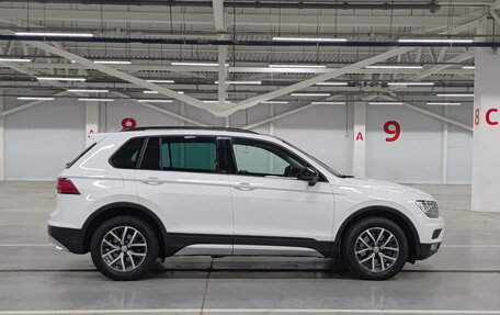 Volkswagen Tiguan II, 2020 год, 2 420 000 рублей, 5 фотография