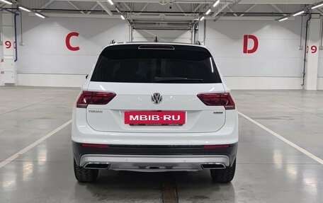 Volkswagen Tiguan II, 2020 год, 2 420 000 рублей, 7 фотография