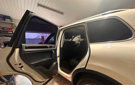 Volkswagen Touareg III, 2011 год, 2 500 000 рублей, 4 фотография