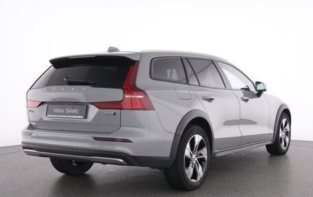 Volvo V60 II, 2023 год, 5 300 000 рублей, 2 фотография