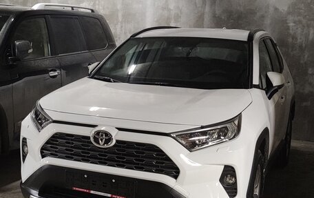 Toyota RAV4, 2021 год, 3 850 000 рублей, 6 фотография