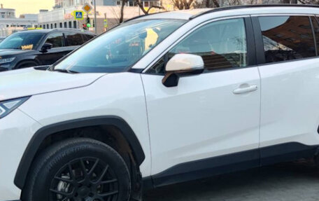 Toyota RAV4, 2021 год, 3 850 000 рублей, 8 фотография