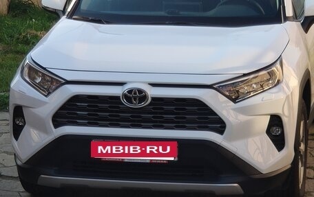 Toyota RAV4, 2021 год, 3 850 000 рублей, 4 фотография