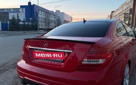 Mercedes-Benz C-Класс, 2011 год, 1 300 000 рублей, 4 фотография