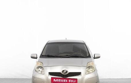 Toyota Yaris III рестайлинг, 2009 год, 549 000 рублей, 2 фотография