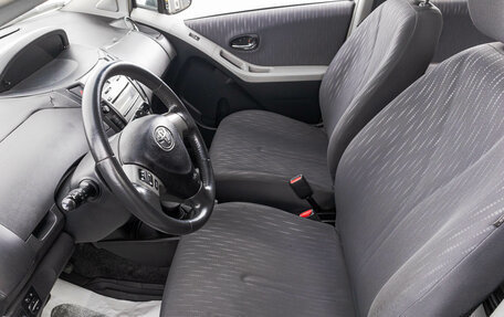 Toyota Yaris III рестайлинг, 2009 год, 549 000 рублей, 11 фотография