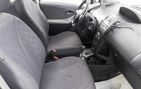 Toyota Yaris III рестайлинг, 2009 год, 549 000 рублей, 22 фотография