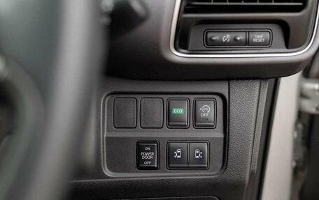 Nissan Serena IV, 2018 год, 1 890 000 рублей, 17 фотография