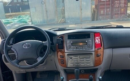 Toyota Land Cruiser 100 рестайлинг 2, 2003 год, 2 500 000 рублей, 5 фотография