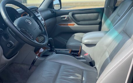 Toyota Land Cruiser 100 рестайлинг 2, 2003 год, 2 500 000 рублей, 15 фотография