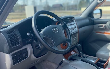 Toyota Land Cruiser 100 рестайлинг 2, 2003 год, 2 500 000 рублей, 16 фотография