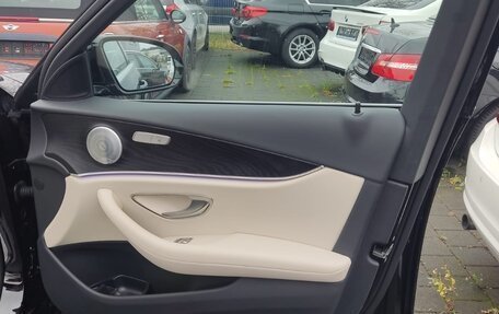 Mercedes-Benz E-Класс, 2020 год, 5 000 000 рублей, 11 фотография