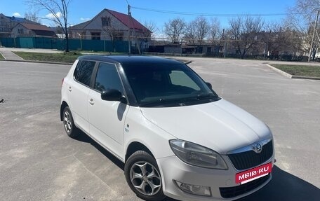 Skoda Fabia II, 2013 год, 580 000 рублей, 2 фотография